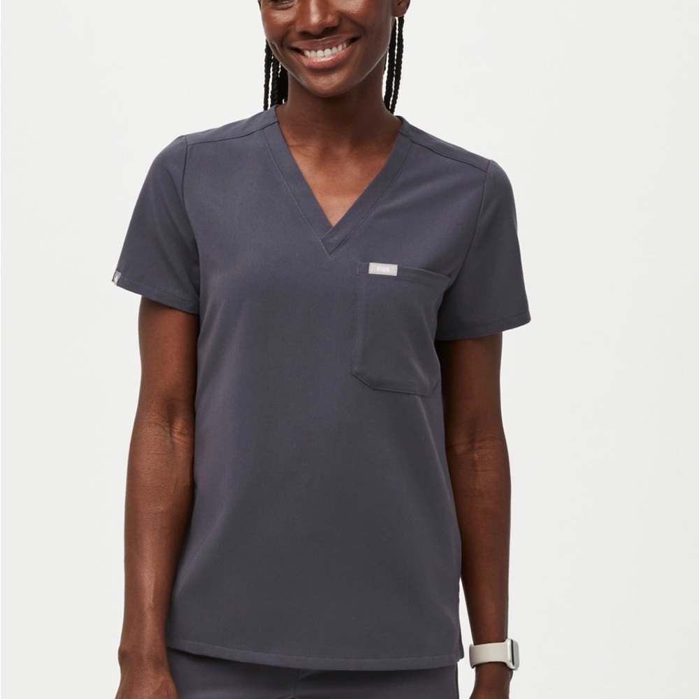 Figs Women's Charcoal Catarina One-Pocket Scrub Top